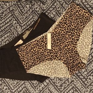 Set of 2 Victoria secret panties